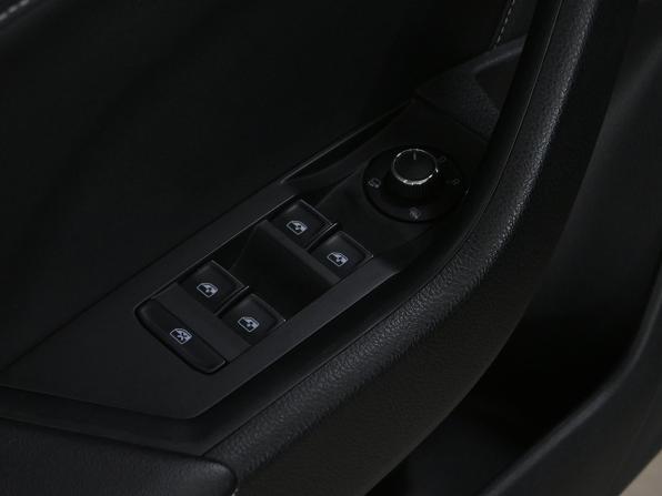 Skoda Superb III Рестайлинг с пробегом 2023 года, цена 3 430 000 рублей, 41408 км, лифтбек, Автокод Объявления