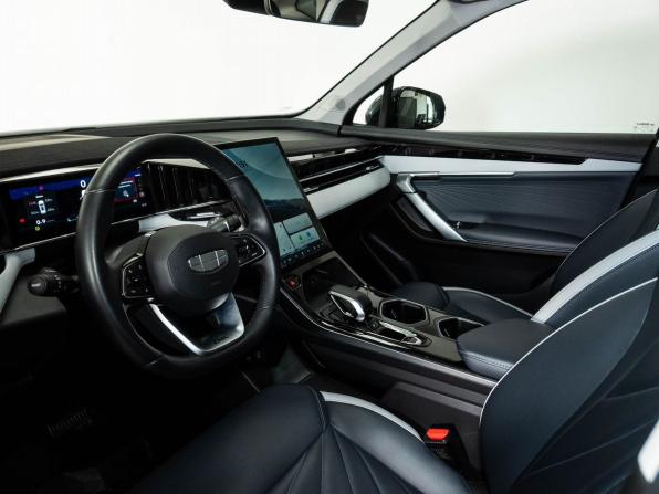 Geely Atlas II с пробегом 2024 года, цена 3 098 000 рублей, 23500 км, внедорожник, Автокод Объявления
