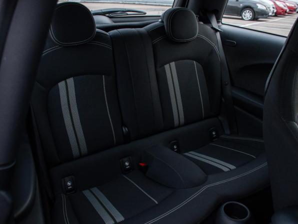 Mini Hatch III (F55/F56) Рестайлинг с пробегом 2020 года, цена 3 097 000 рублей, 87850 км, хэтчбек, Автокод Объявления