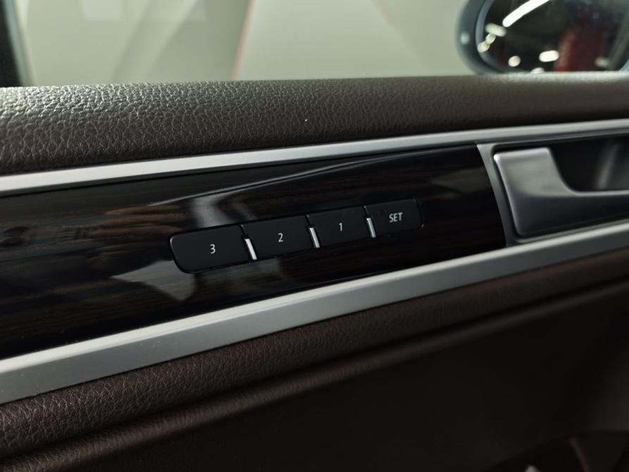 Volkswagen Touareg II Рестайлинг Москва  - изображение 21