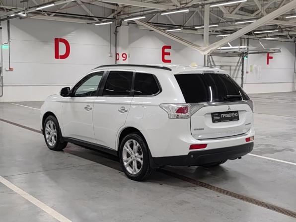 Mitsubishi Outlander III с пробегом 2013 года, цена 890 000 рублей, 281171 км, внедорожник, Автокод Объявления