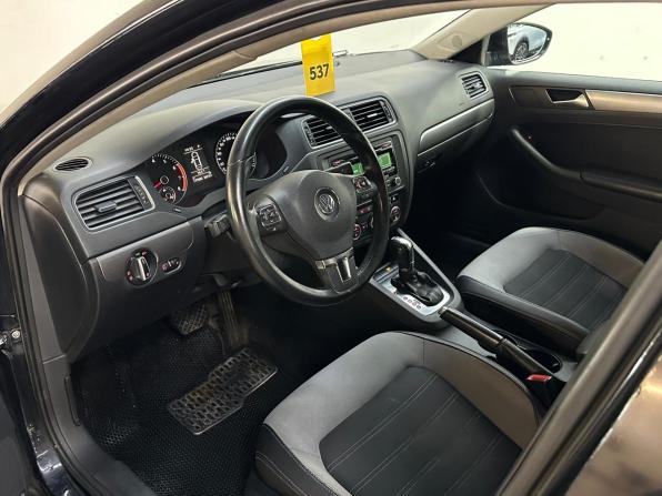 Volkswagen Jetta VI с пробегом 2013 года, цена 910 000 рублей, 177000 км, седан, Автокод Объявления