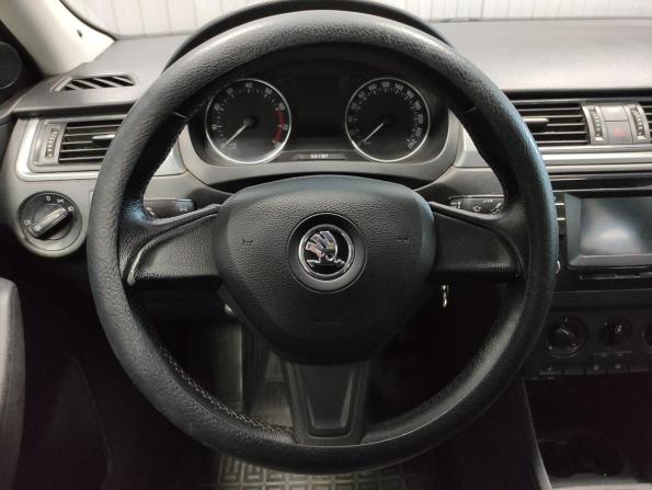 Skoda Rapid I Рестайлинг с пробегом 2017 года, цена 879 000 рублей, 215055 км, лифтбек, Автокод Объявления