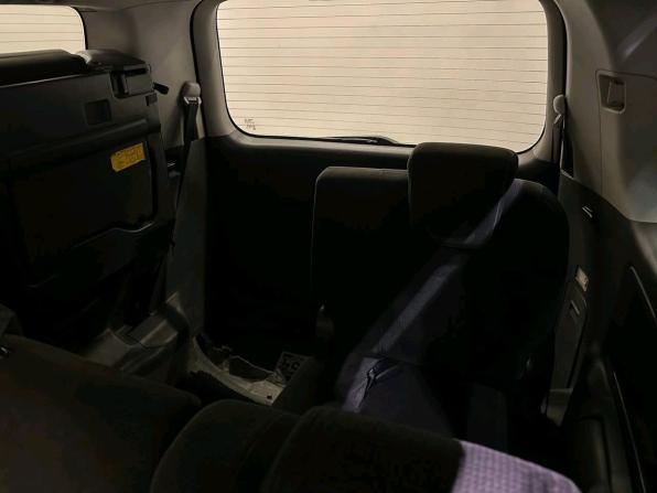 Toyota Voxy II (R70) с пробегом 2009 года, цена 1 099 000 рублей, 292029 км, минивэн, Автокод Объявления