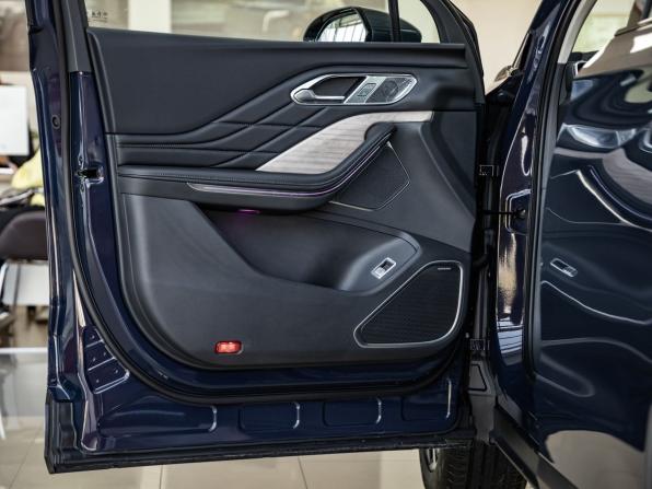 Hongqi HS7 II с пробегом 2025 года, цена 5 590 000 рублей, 4 км, внедорожник, Автокод Объявления