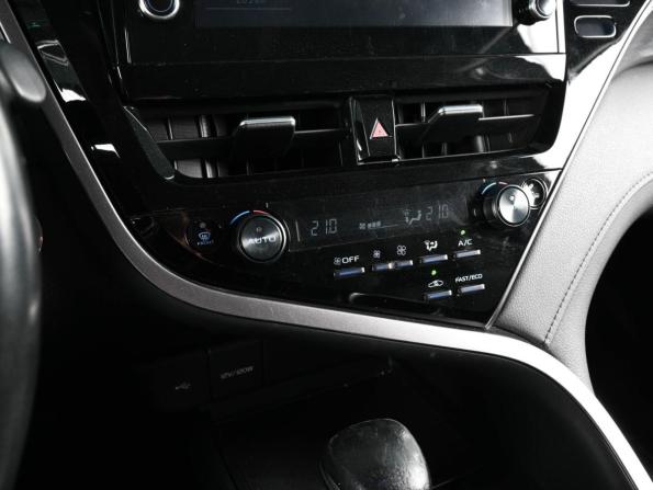Toyota Camry VIII (XV70) Рестайлинг с пробегом 2021 года, цена 3 240 000 рублей, 87249 км, седан, Автокод Объявления