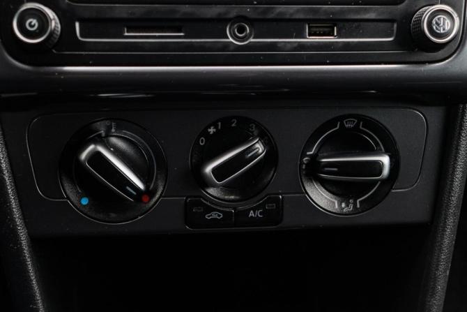 Volkswagen Polo V Рестайлинг с пробегом 2019 года, цена 899 000 рублей, 198234 км, седан, Автокод Объявления