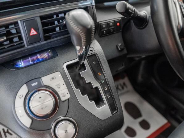 Toyota Sienta II с пробегом 2016 года, цена 1 299 000 рублей, 126326 км, компактвэн, Автокод Объявления
