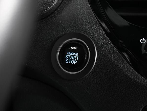 Hyundai Solaris II Рестайлинг с пробегом 2021 года, цена 1 659 000 рублей, 81811 км, седан, Автокод Объявления