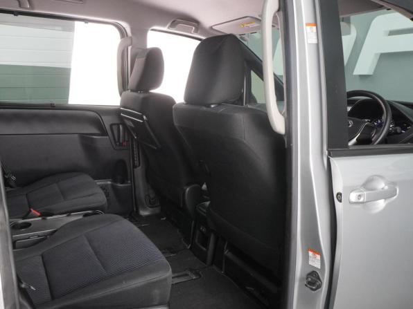 Toyota Voxy III (R80) Рестайлинг с пробегом 2020 года, цена 3 339 000 рублей, 60892 км, минивэн, Автокод Объявления