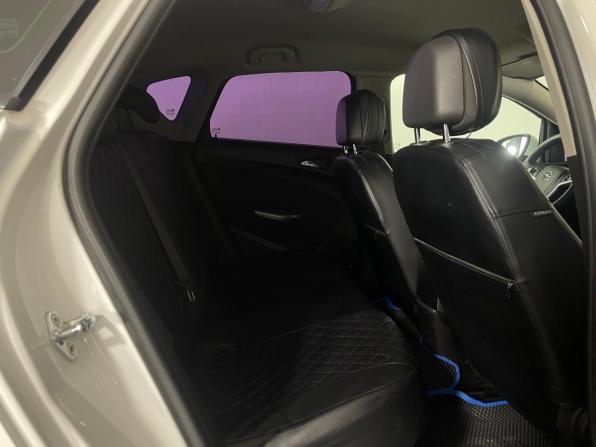 Opel Astra J с пробегом 2011 года, цена 569 000 рублей, 207962 км, хэтчбек, Автокод Объявления
