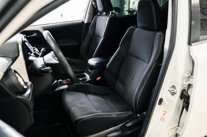 Toyota RAV4 IV (XA40) Рестайлинг с пробегом 2015 года, цена 2 020 000 рублей, 123000 км, внедорожник, Автокод Объявления