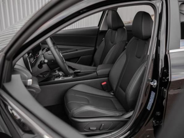 Hyundai Elantra VII (CN7) Рестайлинг с пробегом 2024 года, цена 2 649 000 рублей, 1726 км, седан, Автокод Объявления