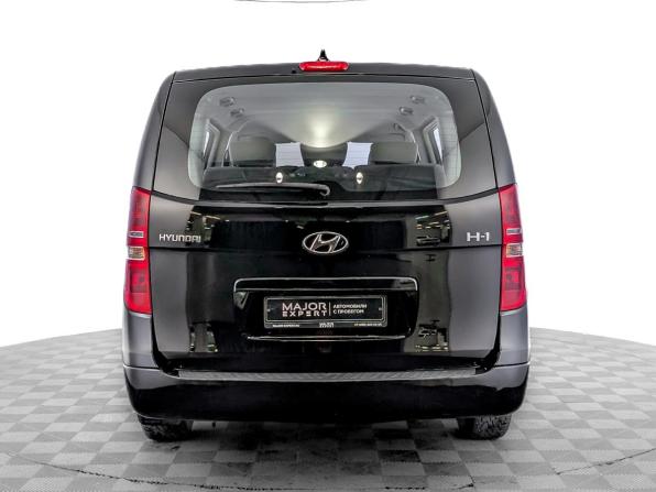 Hyundai H-1 II Рестайлинг 2 с пробегом 2019 года, цена 3 185 000 рублей, 74333 км, минивэн, Автокод Объявления