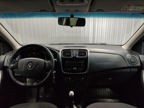 Renault Sandero II с пробегом 2015 года, цена 949 000 рублей, 131610 км, хэтчбек, Автокод Объявления