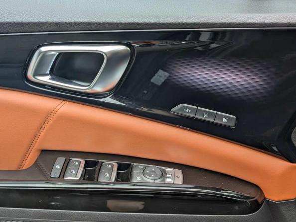 Kia Carnival IV с пробегом 2023 года, цена 4 297 000 рублей, 98457 км, минивэн, Автокод Объявления