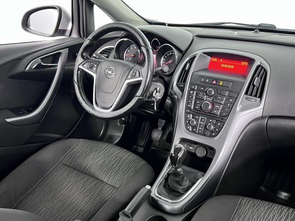 Opel Astra J Рестайлинг с пробегом 2014 года, цена 900 000 рублей, 167700 км, хэтчбек, Автокод Объявления