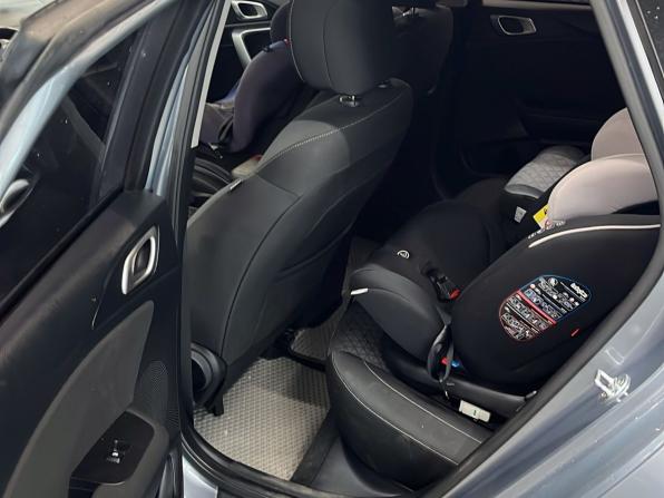 Kia Ceed III с пробегом 2021 года, цена 1 930 000 рублей, 57449 км, универсал, Автокод Объявления