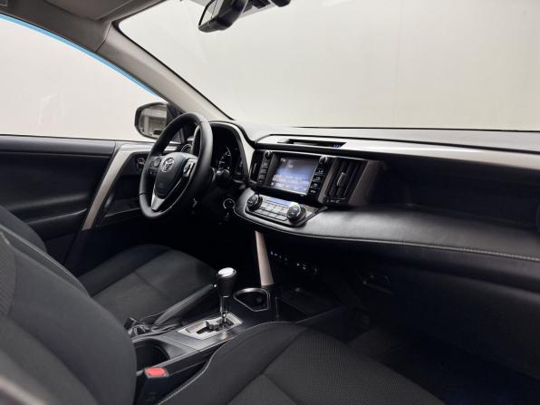 Toyota RAV4 IV (XA40) Рестайлинг с пробегом 2017 года, цена 2 080 000 рублей, 162991 км, внедорожник, Автокод Объявления
