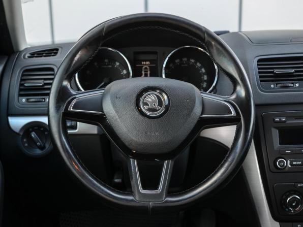 Skoda Yeti I Рестайлинг с пробегом 2014 года, цена 1 240 000 рублей, 223961 км, внедорожник, Автокод Объявления