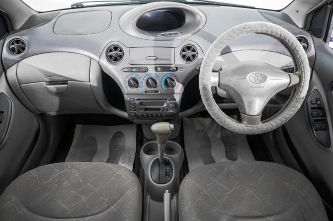Toyota Platz с пробегом 2000 года, цена 349 000 рублей, 300000 км, седан, Автокод Объявления