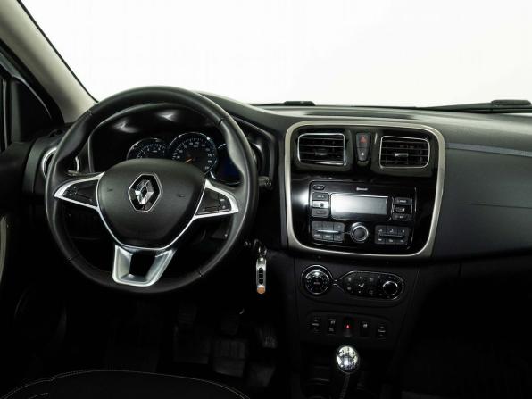 Renault Sandero II с пробегом 2018 года, цена 1 020 000 рублей, 82000 км, хэтчбек, Автокод Объявления