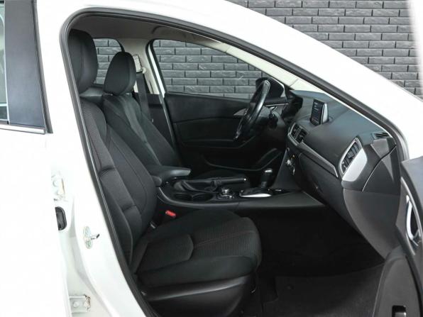 Mazda 3 III (BM) Рестайлинг с пробегом 2017 года, цена 1 500 000 рублей, 254724 км, седан, Автокод Объявления