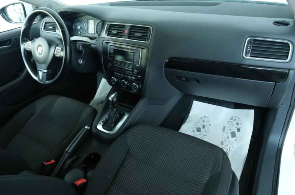 Volkswagen Jetta VI Омск  - изображение 19