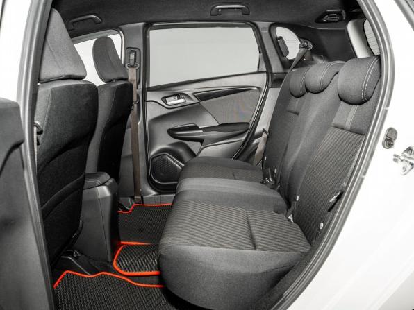 Honda Fit III Рестайлинг с пробегом 2018 года, цена 1 049 500 рублей, 99730 км, хэтчбек, Автокод Объявления