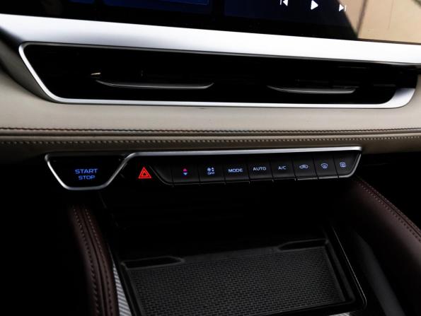 Geely Monjaro I с пробегом 2024 года, цена 3 299 000 рублей, 63453 км, внедорожник, Автокод Объявления