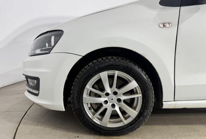 Volkswagen Polo V Рестайлинг с пробегом 2018 года, цена 990 000 рублей, 115941 км, седан, Автокод Объявления