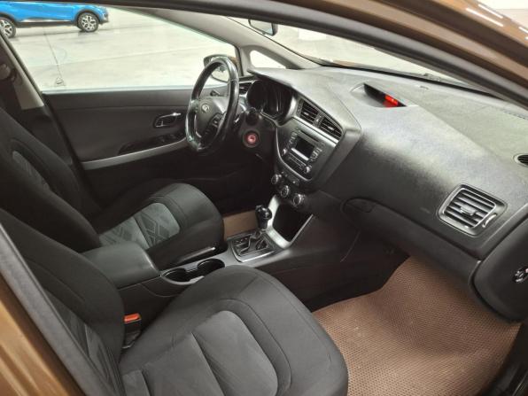 Kia Ceed II Рестайлинг с пробегом 2015 года, цена 1 170 000 рублей, 185080 км, универсал, Автокод Объявления