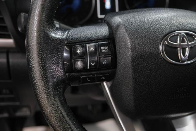 Toyota Hilux VIII с пробегом 2016 года, цена 2 919 000 рублей, 220000 км, offers.body_type.unknown, Автокод Объявления