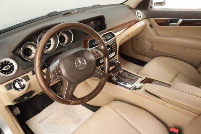 Mercedes-Benz C-Класс III (W204) Рестайлинг с пробегом 2012 года, цена 1 299 000 рублей, 137510 км, седан, Автокод Объявления