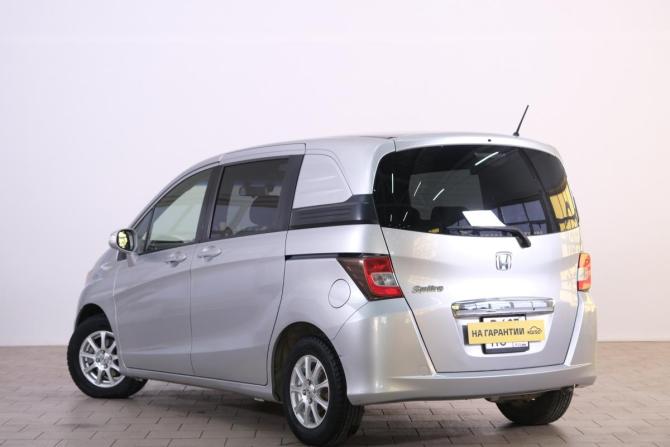 Honda Freed I Рестайлинг с пробегом 2012 года, цена 1 079 000 рублей, 198000 км, компактвэн, Автокод Объявления