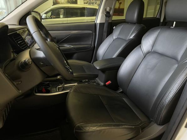 Mitsubishi Outlander III Рестайлинг 3 с пробегом 2019 года, цена 2 200 000 рублей, 131172 км, внедорожник, Автокод Объявления