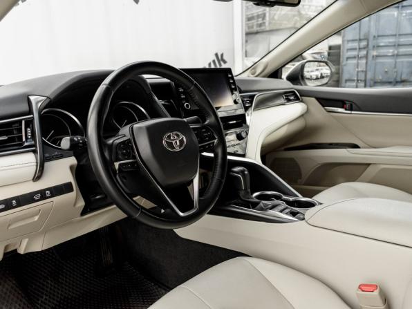 Toyota Camry VIII (XV70) Рестайлинг с пробегом 2022 года, цена 3 950 000 рублей, 42700 км, седан, Автокод Объявления