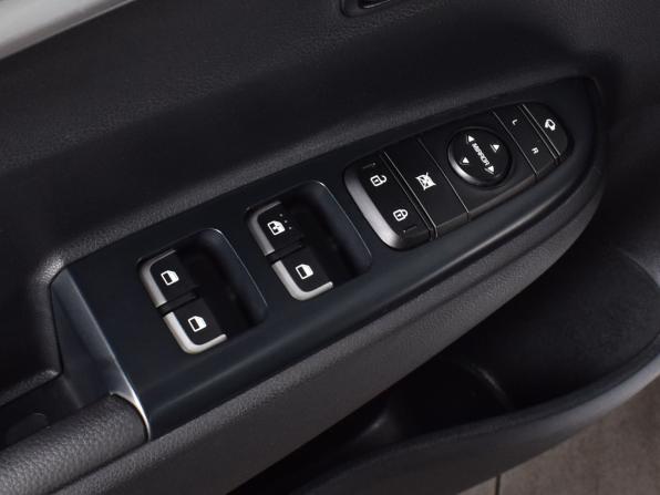 Kia Rio IV Рестайлинг с пробегом 2022 года, цена 1 654 999 рублей, 78050 км, седан, Автокод Объявления