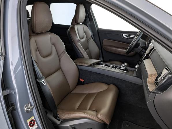 Volvo XC60 II Рестайлинг с пробегом 2021 года, цена 4 790 000 рублей, 46404 км, внедорожник, Автокод Объявления