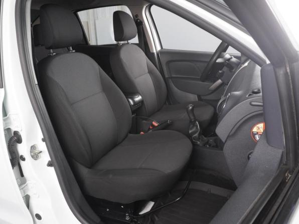 Renault Logan II Рестайлинг с пробегом 2018 года, цена 899 000 рублей, 140233 км, седан, Автокод Объявления