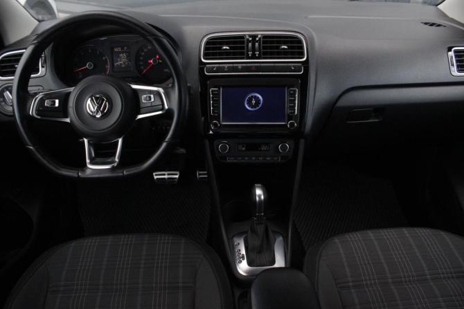 Volkswagen Polo V Рестайлинг с пробегом 2018 года, цена 1 550 000 рублей, 101059 км, седан, Автокод Объявления