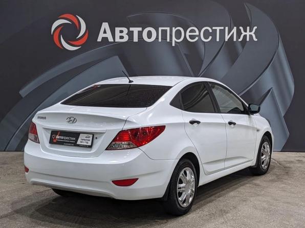 Hyundai Solaris I с пробегом 2013 года, цена 595 000 рублей, 122272 км, седан, Автокод Объявления