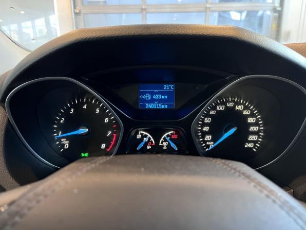 Ford Focus III с пробегом 2013 года, цена 590 000 рублей, 240115 км, седан, Автокод Объявления