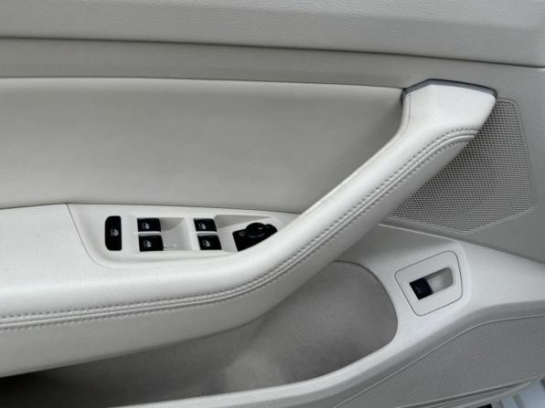 Volkswagen Passat B8 с пробегом 2018 года, цена 1 899 000 рублей, 206018 км, седан, Автокод Объявления
