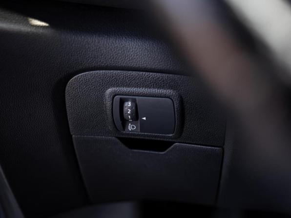 Renault Scenic IV с пробегом 2018 года, цена 1 640 000 рублей, 98328 км, компактвэн, Автокод Объявления