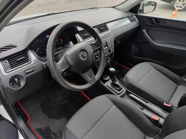 Skoda Rapid I с пробегом 2015 года, цена 1 030 000 рублей, 117286 км, лифтбек, Автокод Объявления
