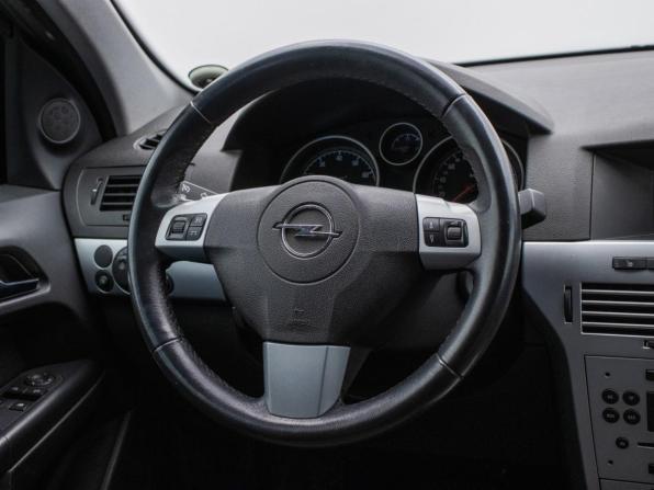 Opel Astra H Рестайлинг с пробегом 2011 года, цена 657 000 рублей, 132218 км, универсал, Автокод Объявления