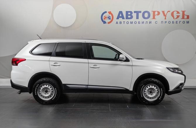 Mitsubishi Outlander III Рестайлинг 2 с пробегом 2015 года, цена 1 444 000 рублей, 218085 км, внедорожник, Автокод Объявления