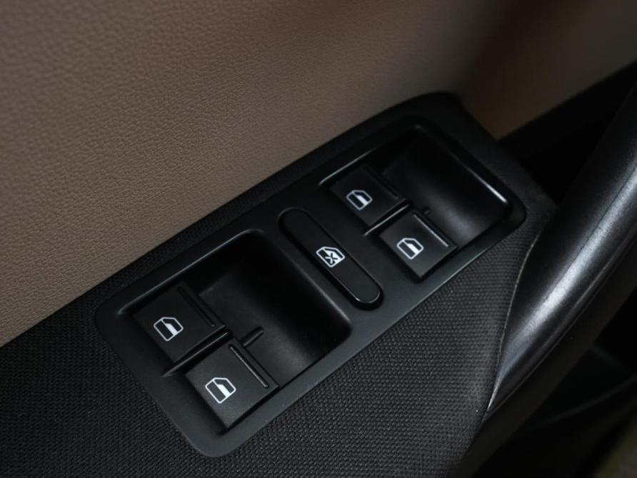 Volkswagen Polo V Рестайлинг Волгоград  - изображение 18