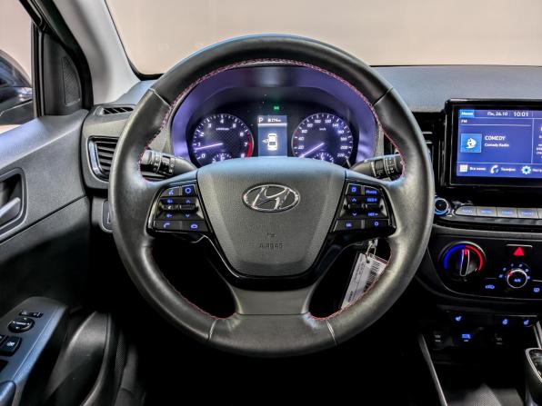 Hyundai Solaris II Рестайлинг с пробегом 2022 года, цена 1 699 000 рублей, 61441 км, седан, Автокод Объявления